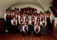 Die selbstgenähten Trachten